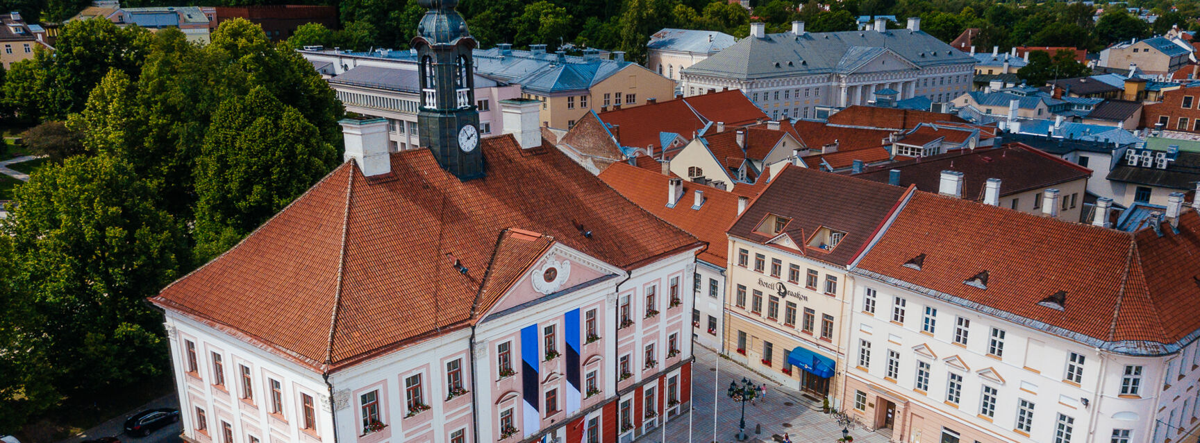 Tartu Rathaus und Rathausplatz © Timo Arbeiter