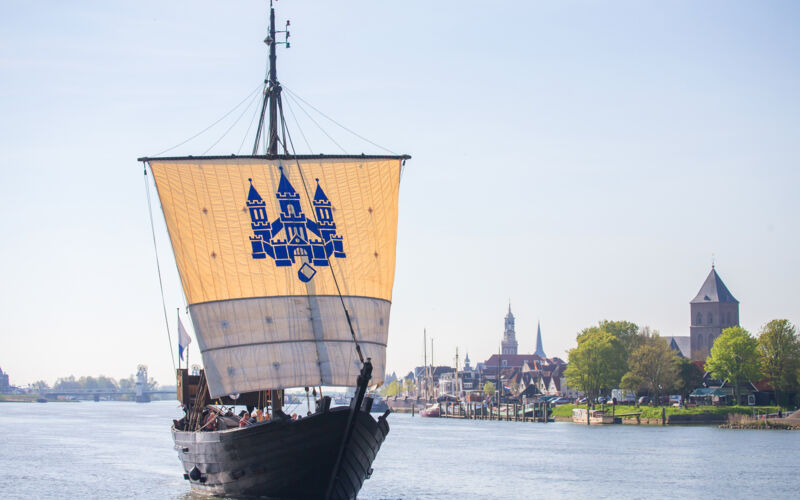 Kampen cog and city skyline