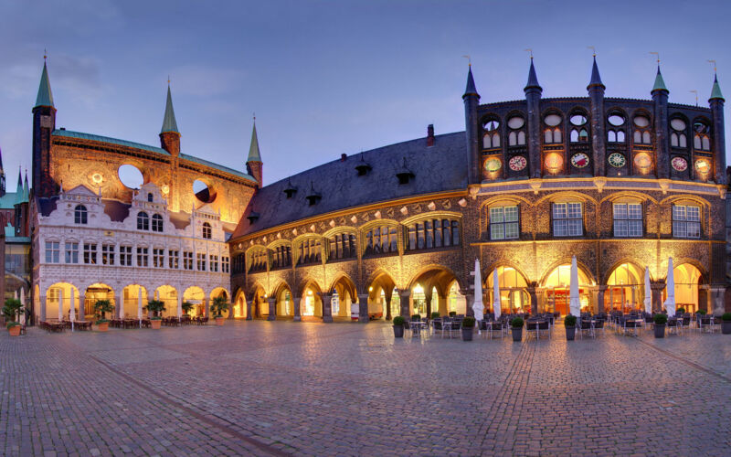 Markt am Rathaus zu Lübeck © Uwe Freitag, LTM Markt am Rathaus zu Lübeck © Uwe Freitag, LTM