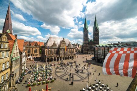 BTZ_5932_Marktplatz-Speckflagge ©Jonas Ginter, BTZ Bremer Touristik-Zentrale