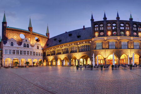 Markt am Rathaus zu Lübeck © Uwe Freitag, LTM Markt am Rathaus zu Lübeck © Uwe Freitag, LTM