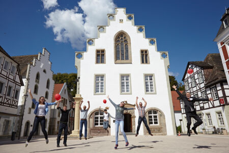Rathaus Marktplatz Menschen ©Matthias Groppe, Stadt Brakel Rathaus Marktplatz Menschen ©Matthias Groppe, Stadt Brakel