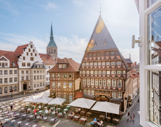 Historischer Marktplatz mit Knochenhaueramtshaus © Hildesheim Marketing GmbH, Foto Dagmar Schwelle