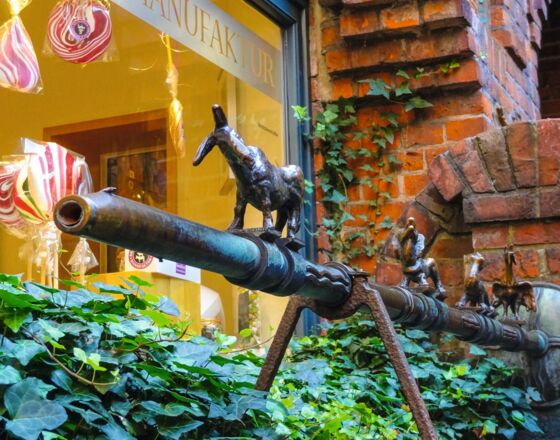 BTZ_6088_Böttcherstraße-Sieben-Faulen-Brunnen ©Ingrid Krause BTZ_6088_Böttcherstraße-Sieben-Faulen-Brunnen ©Ingrid Krause