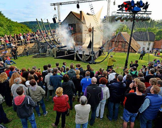 Luise heizt ein ©Heinz-Dieter Wurm Luise heizt ein ©Heinz-Dieter Wurm