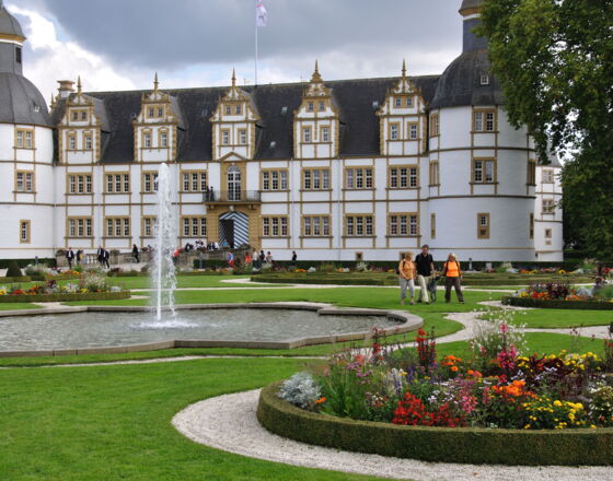 Schloß Neuhaus © Tourist Information Paderborn Schloß Neuhaus © Tourist Information Paderborn