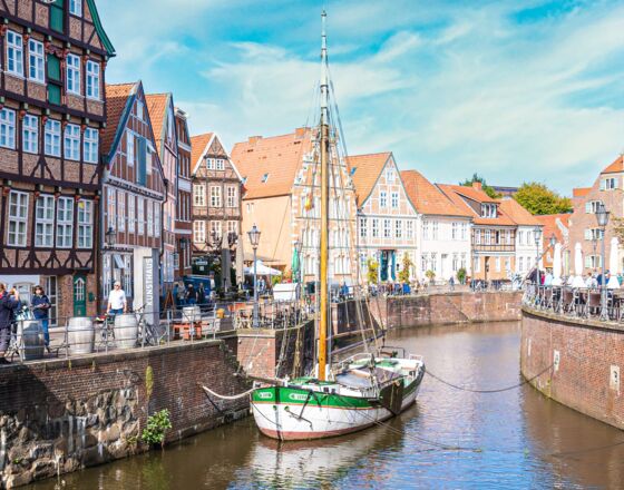 Stade Sommerbild - Blick auf Fischmarkt © STADE Marketing und Tourismus GmbH Stade Sommerbild - Blick auf Fischmarkt © STADE Marketing und Tourismus GmbH