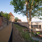 2_EHM_Burgkloster und Haupthaus mit Marstallstieg_c_Thomas Radbruch
